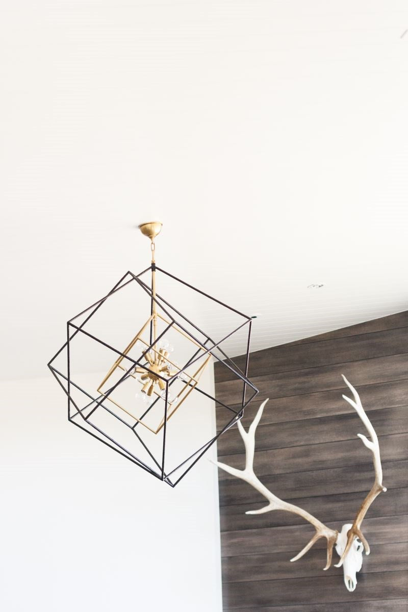 Hudson Valley Roundout 12 Light Pendant Light in Aged Brass