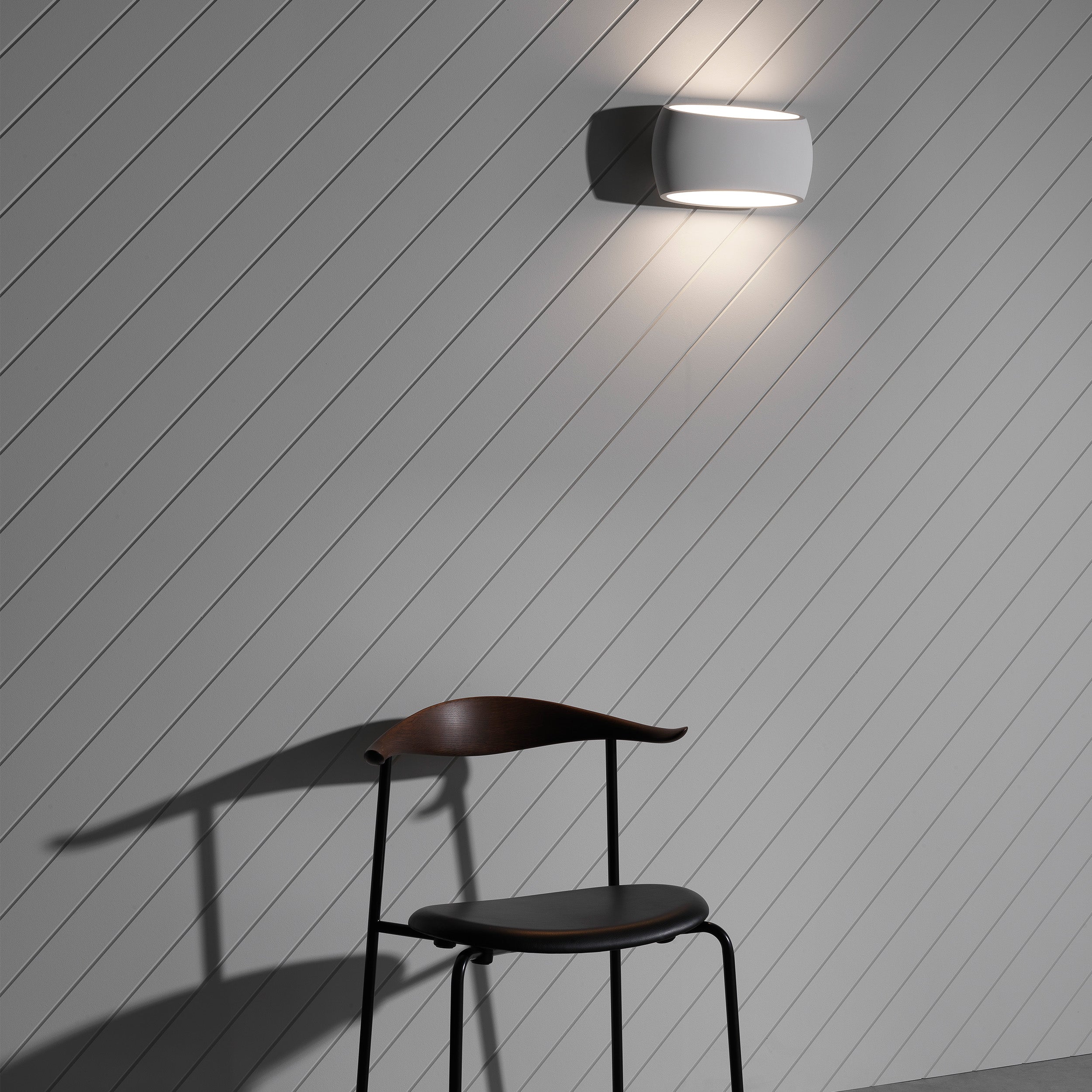 Astro Aria 300 Wall Light in Plaster