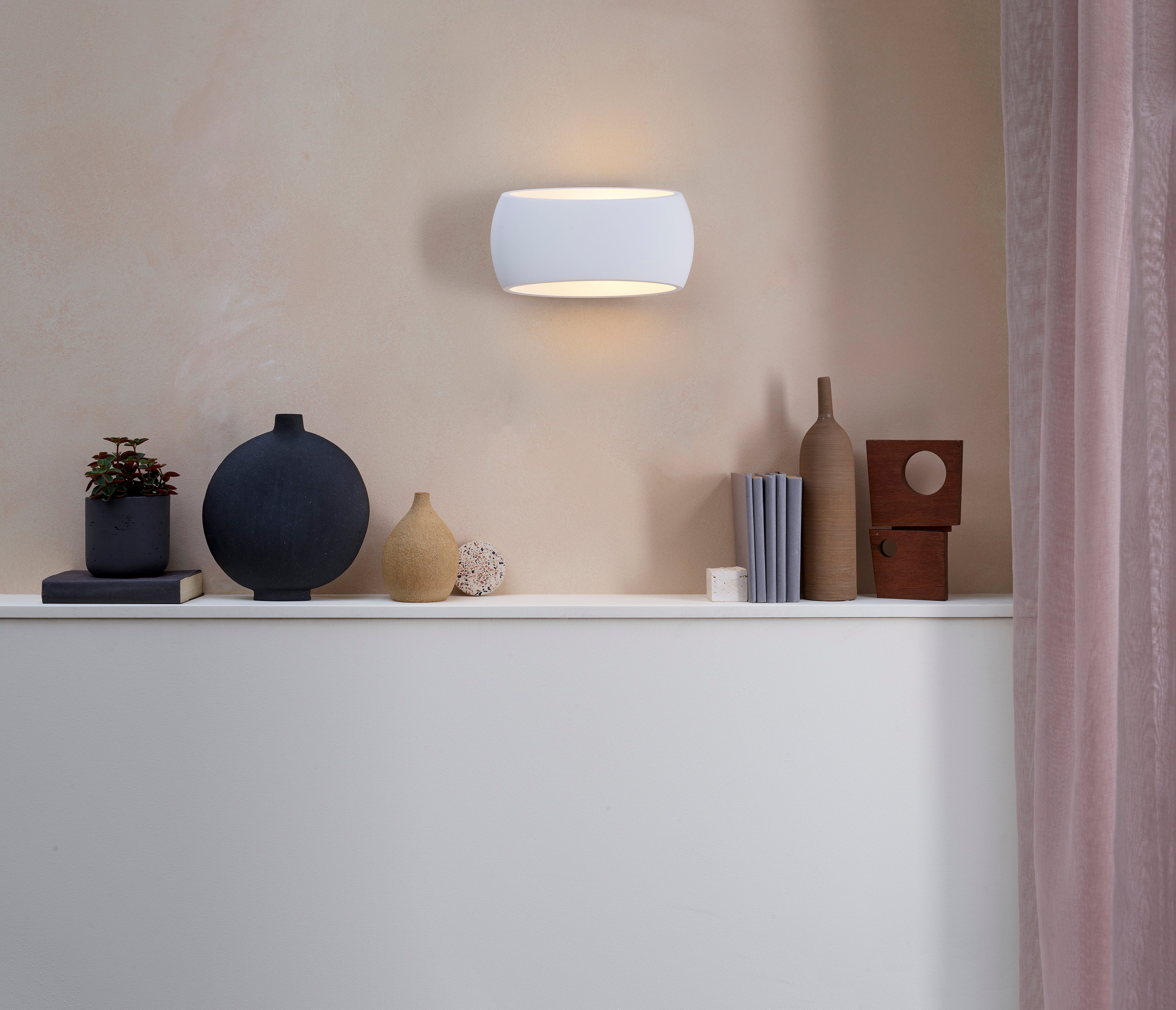 Astro Aria 300 Wall Light in Plaster