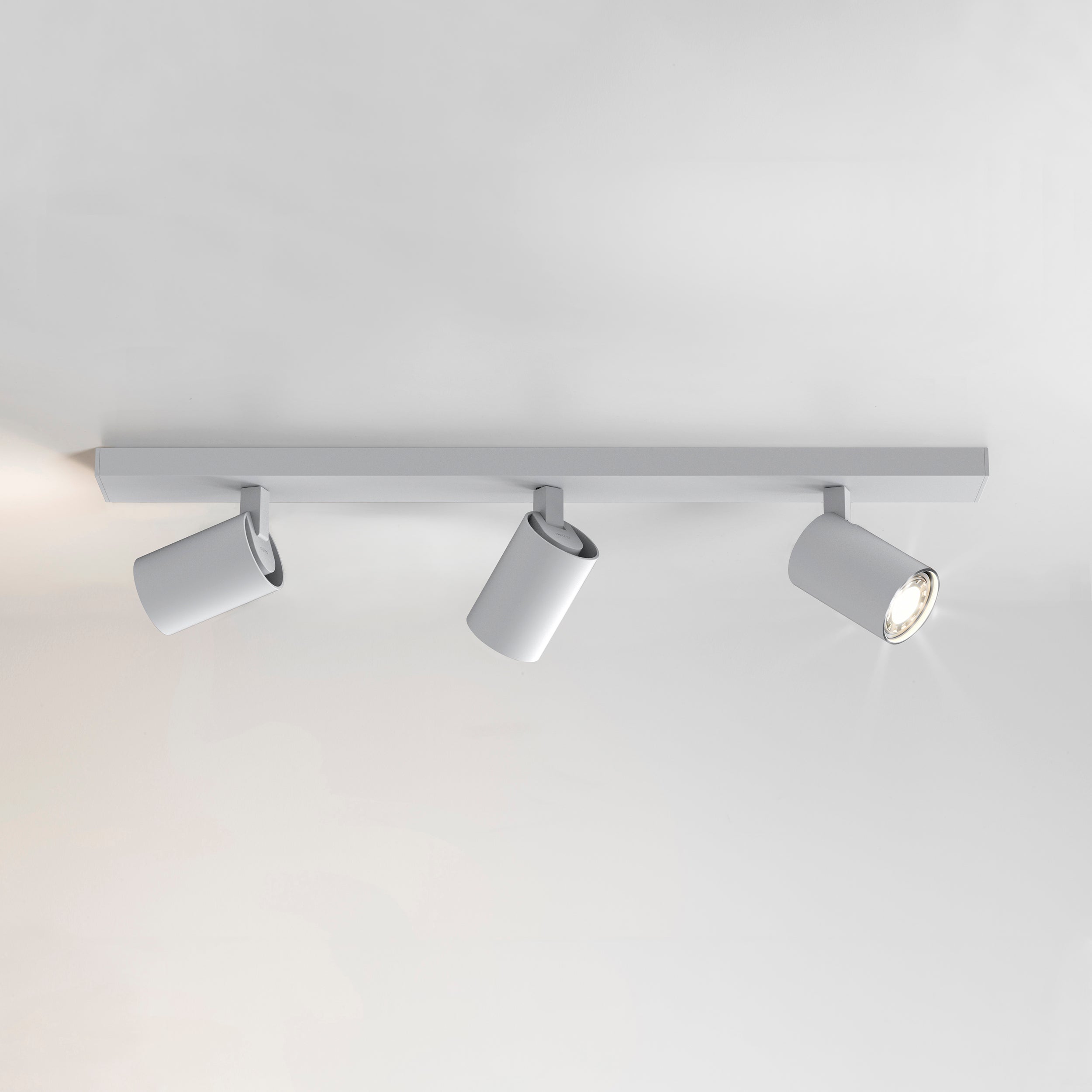 Astro Ascoli Triple Bar 3 Light Spotlight in Textured White