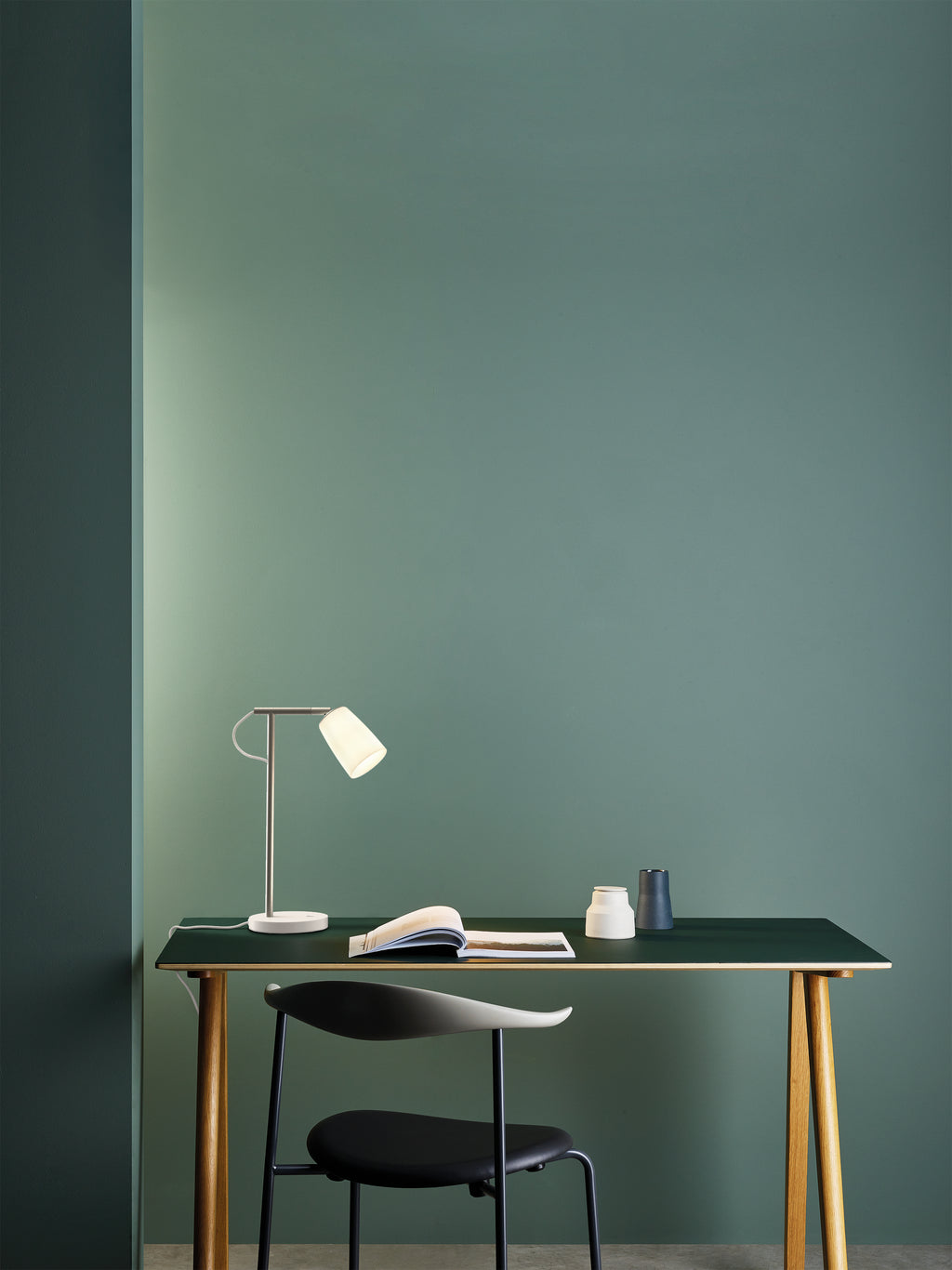 Astro Carlton Desk Lamp in Porcelain