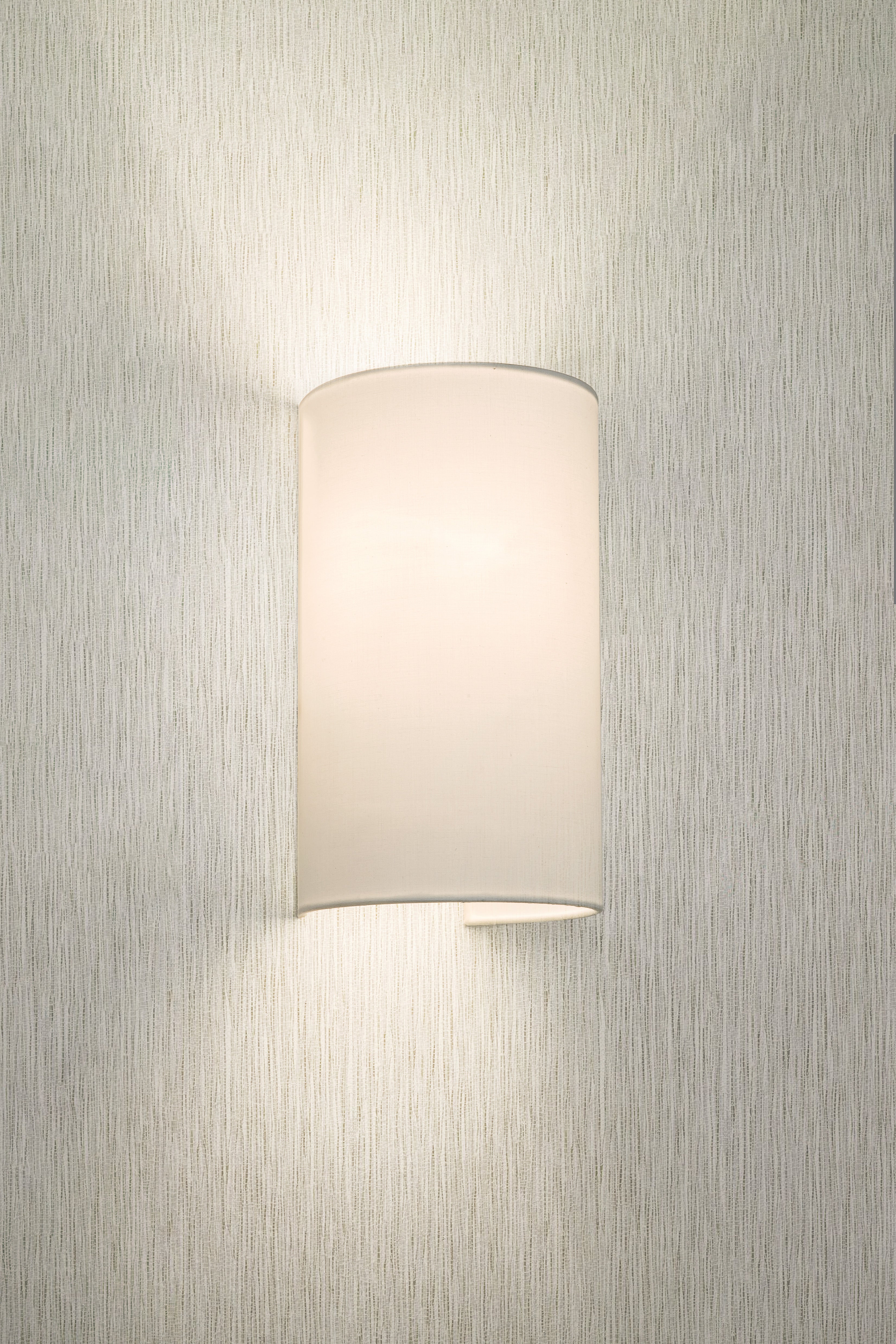 Astro Ios 250 Shade in White
