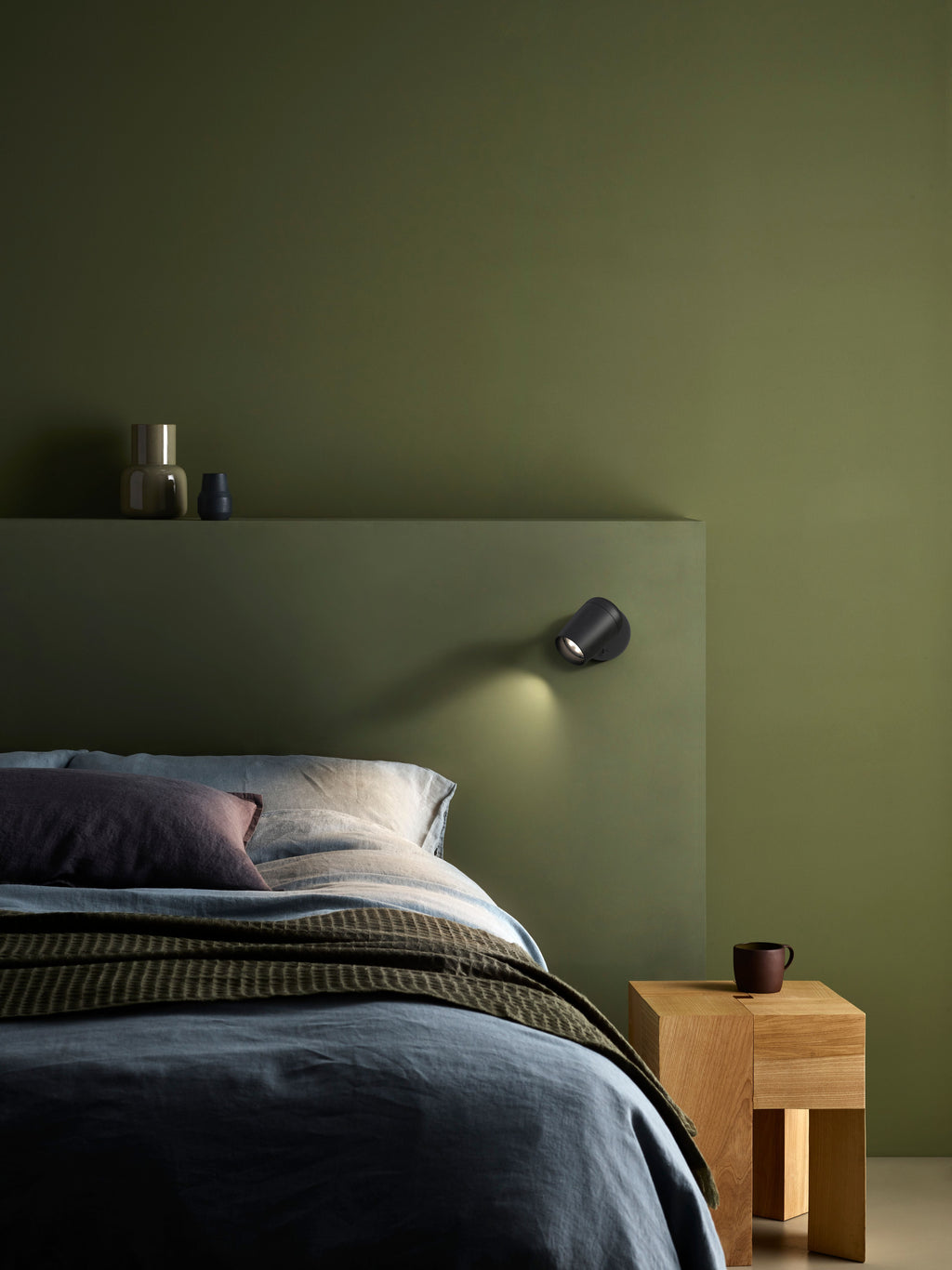 Astro Koto Switched Reading Light in Matt Black