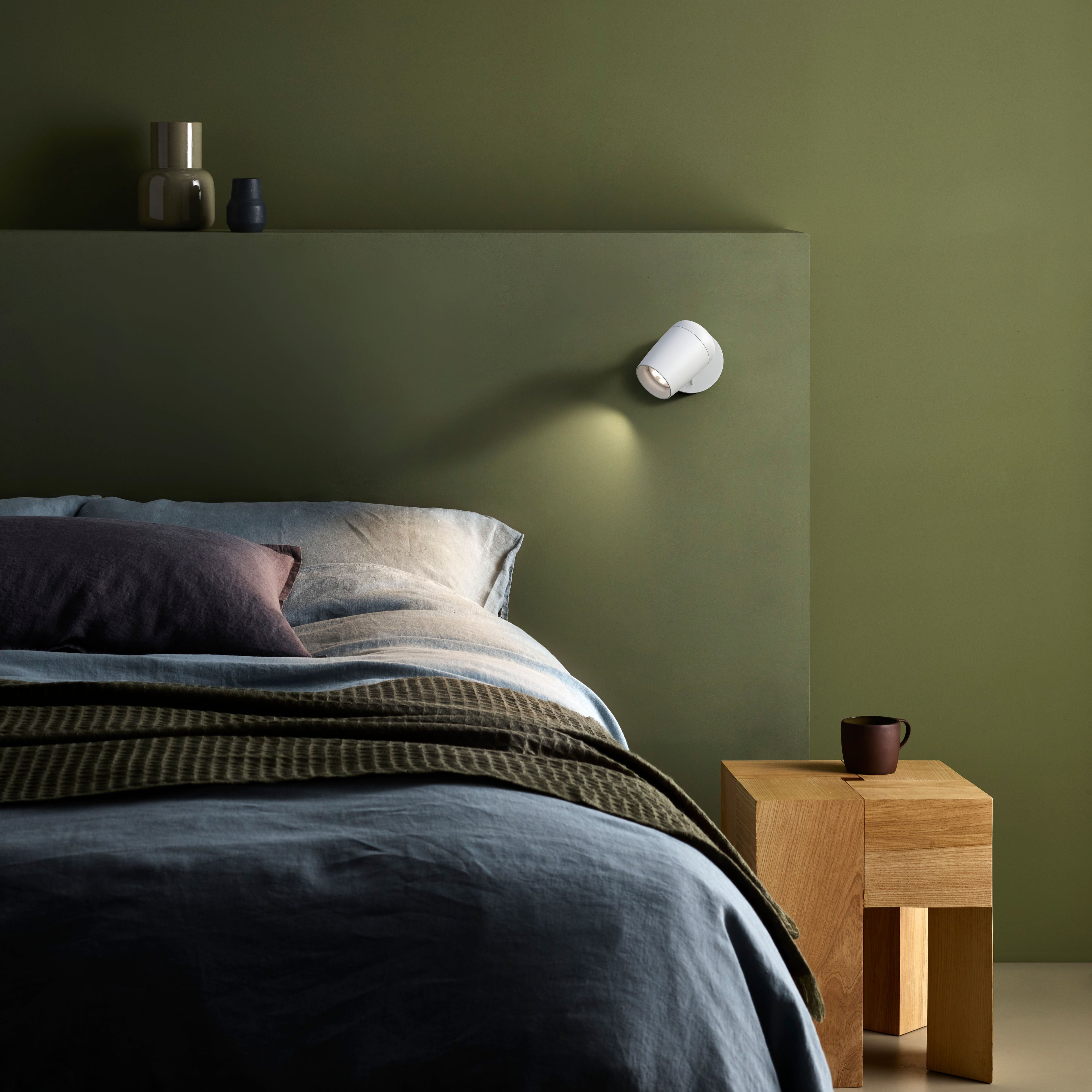 Astro Koto Switched Reading Light in Matt White