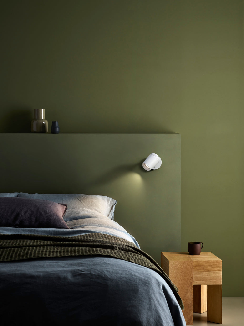 Astro Koto Switched Reading Light in Matt White