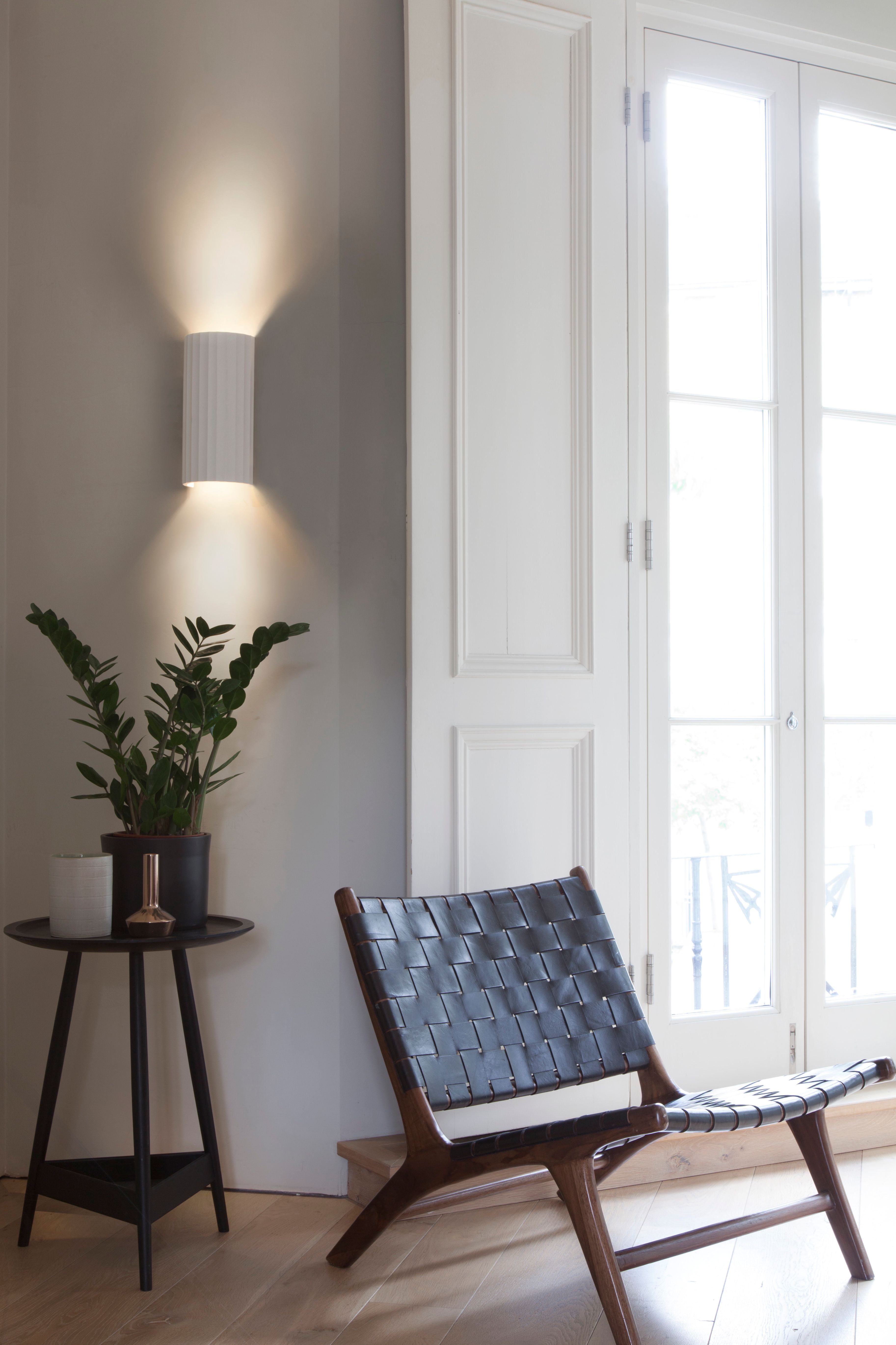 Astro Kymi 300 Wall Light in Plaster
