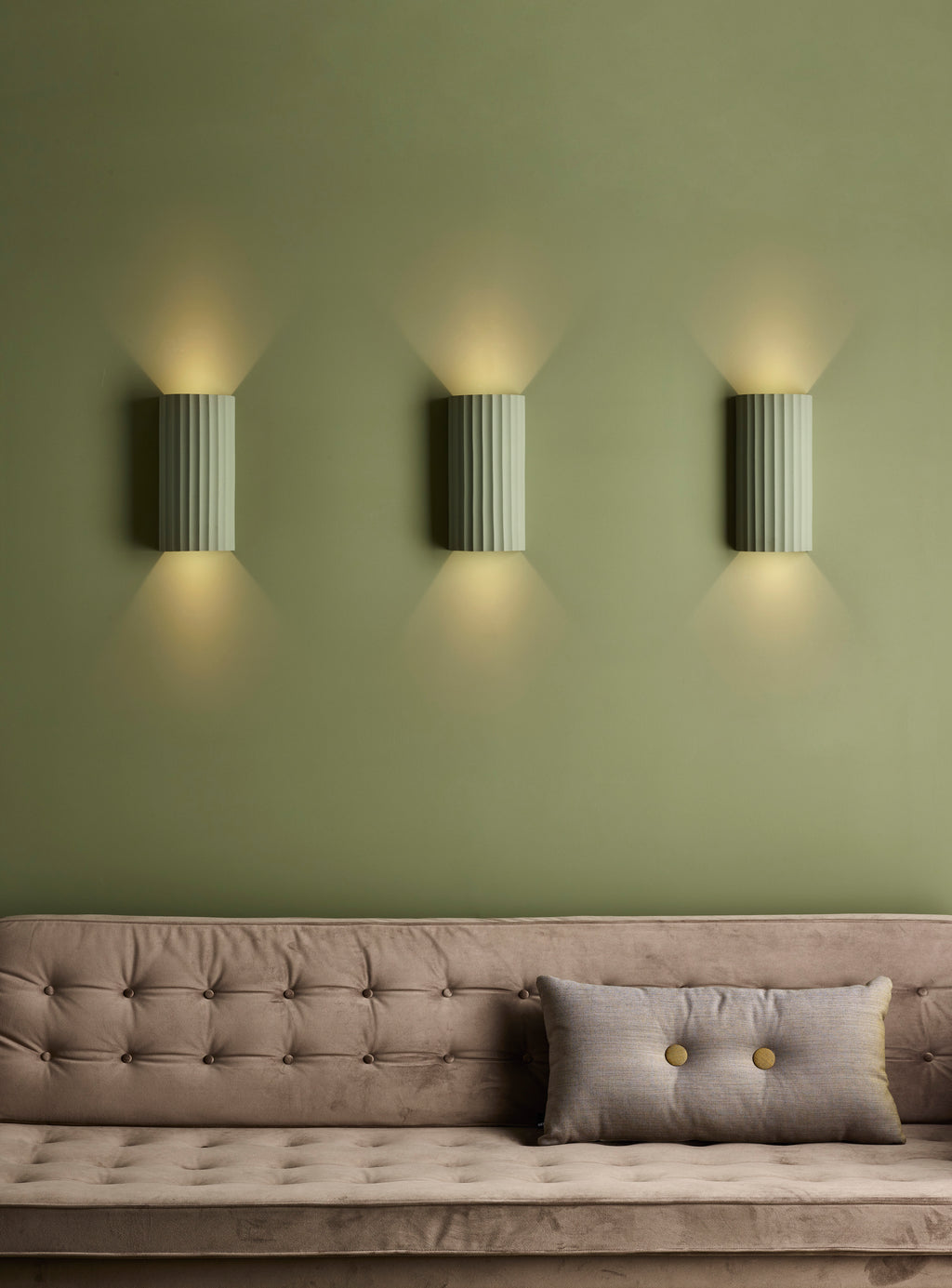 Astro Kymi 300 Wall Light in Plaster