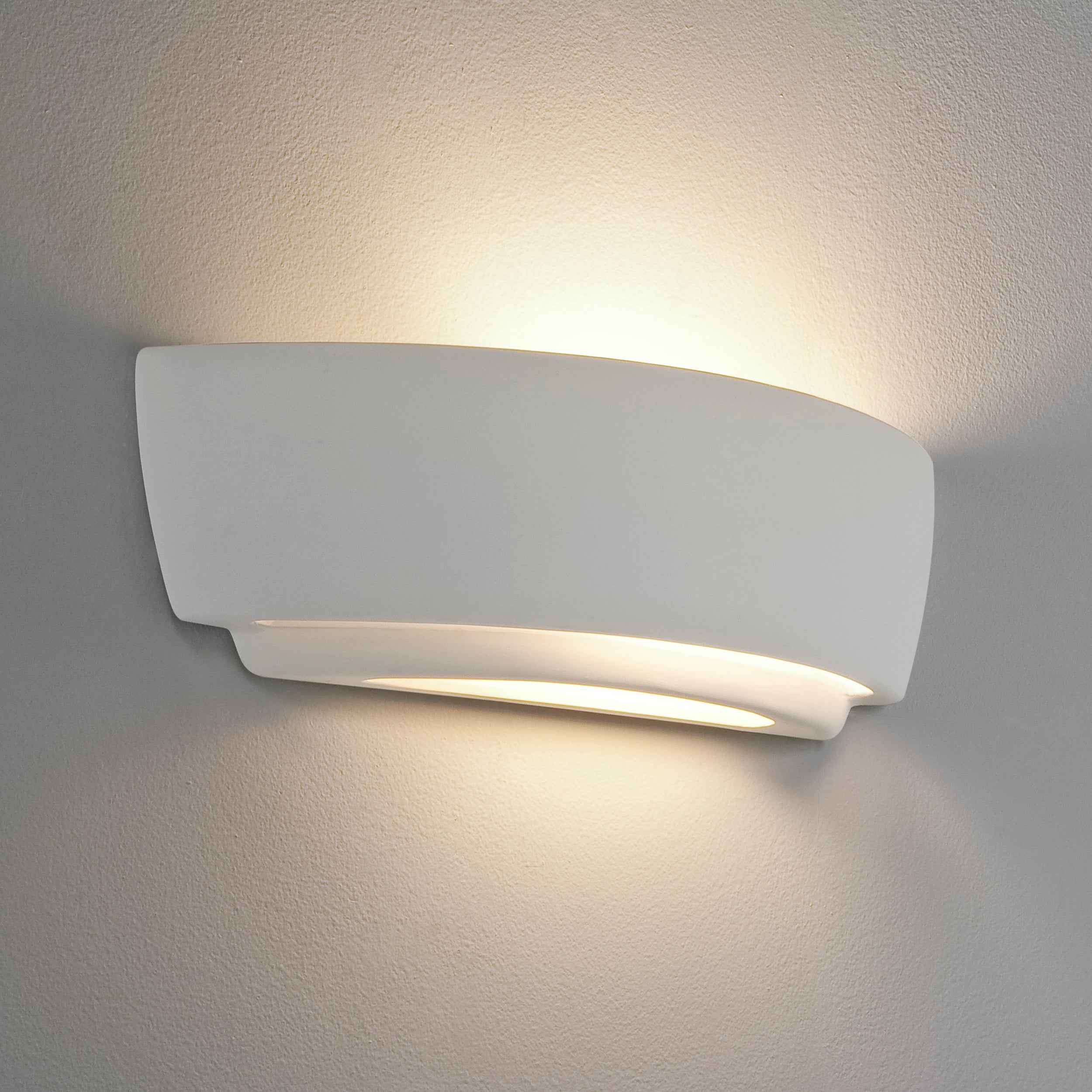 Astro Kyo Wall Light in Ceramic
