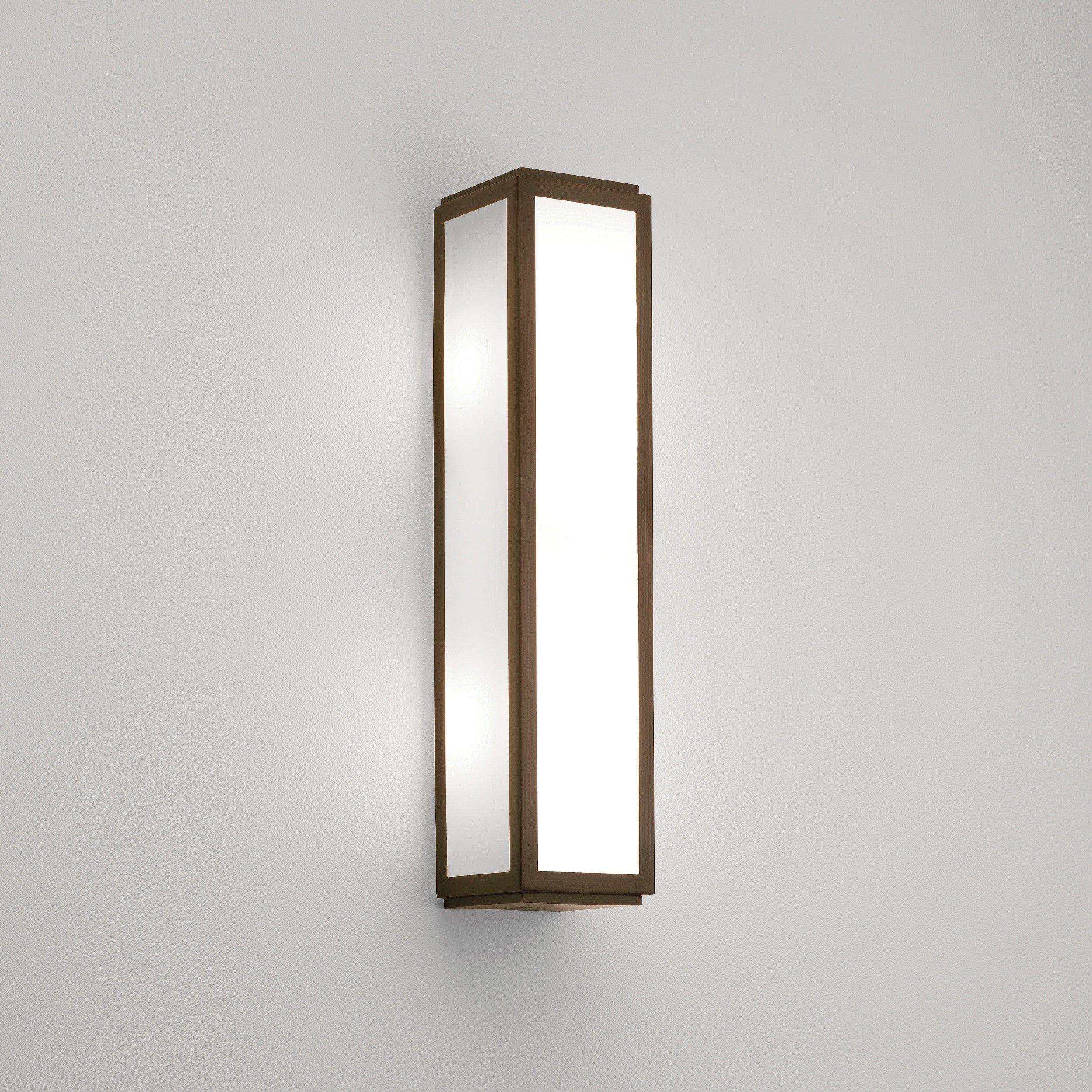 Astro Mashiko 360 Classic Bathroom Wall Light in Bronze