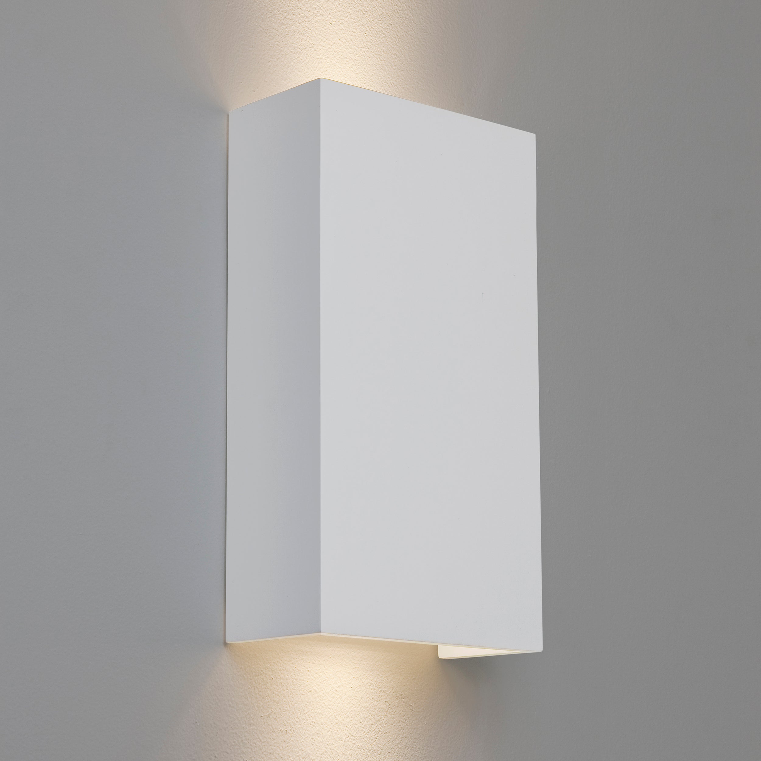 Astro Pella 190 Wall Light in Plaster