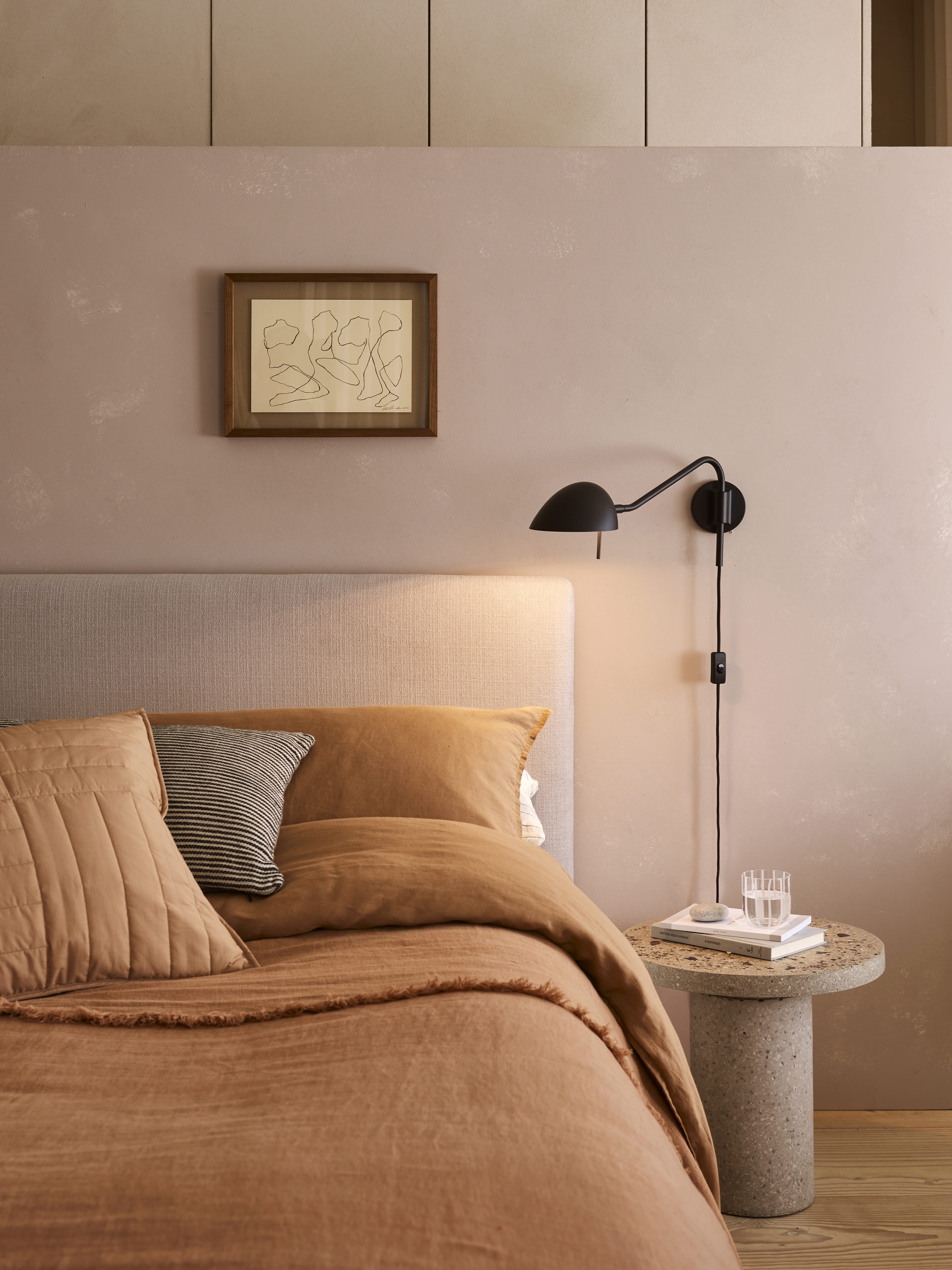 Astro Serge Wall Light in Matt Black
