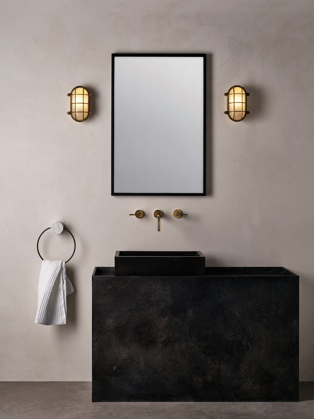 Astro Thurso Oval Outdoor Wall Light in Cast Brass