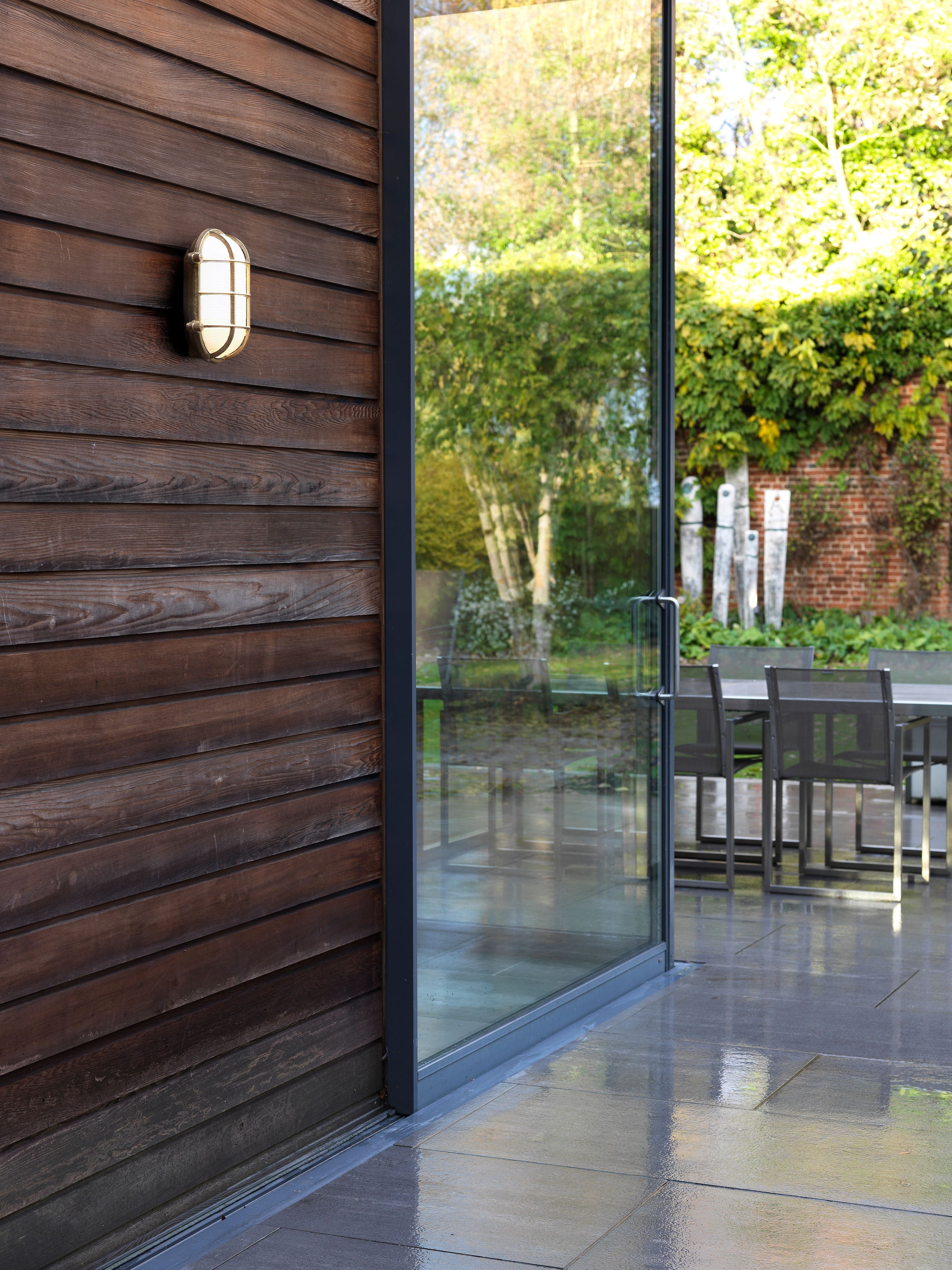 Astro Thurso Oval Outdoor Wall Light in Cast Brass