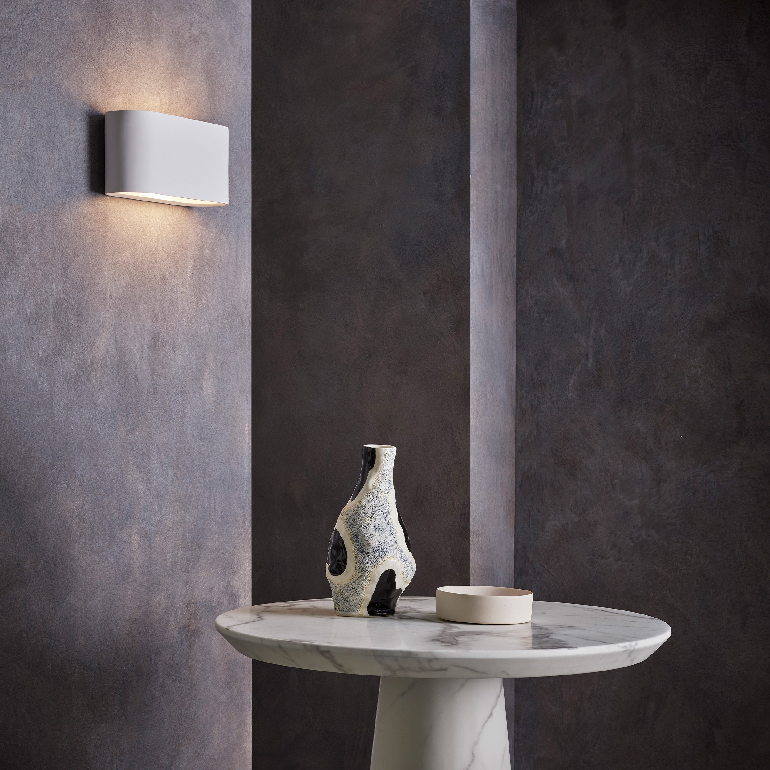 Astro Velo 280 Wall Light in Plaster