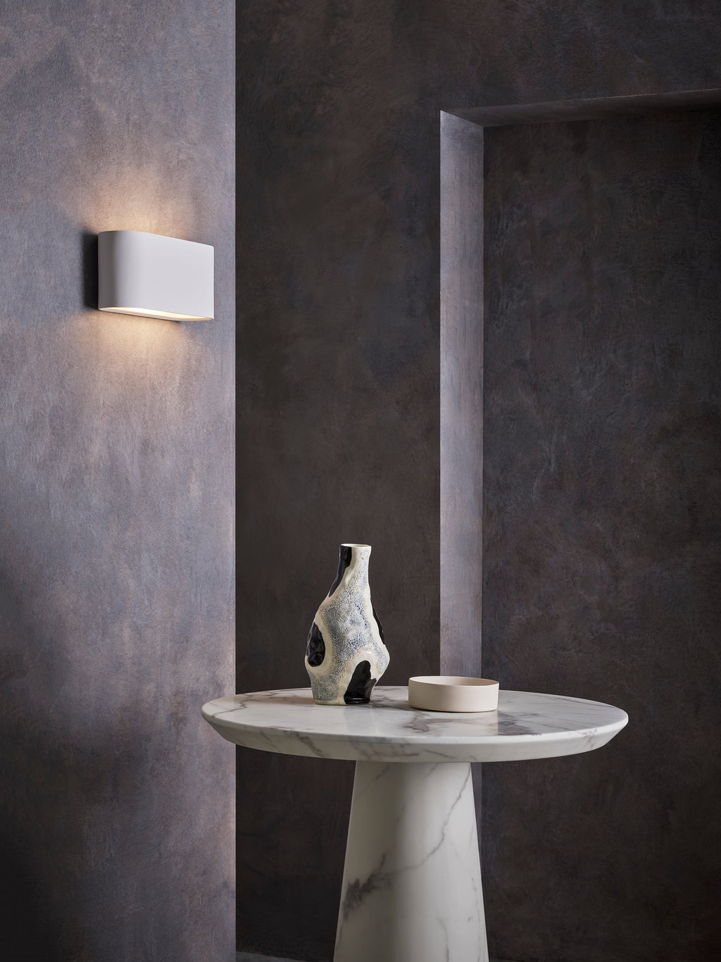 Astro Velo 390 Wall Light in Plaster