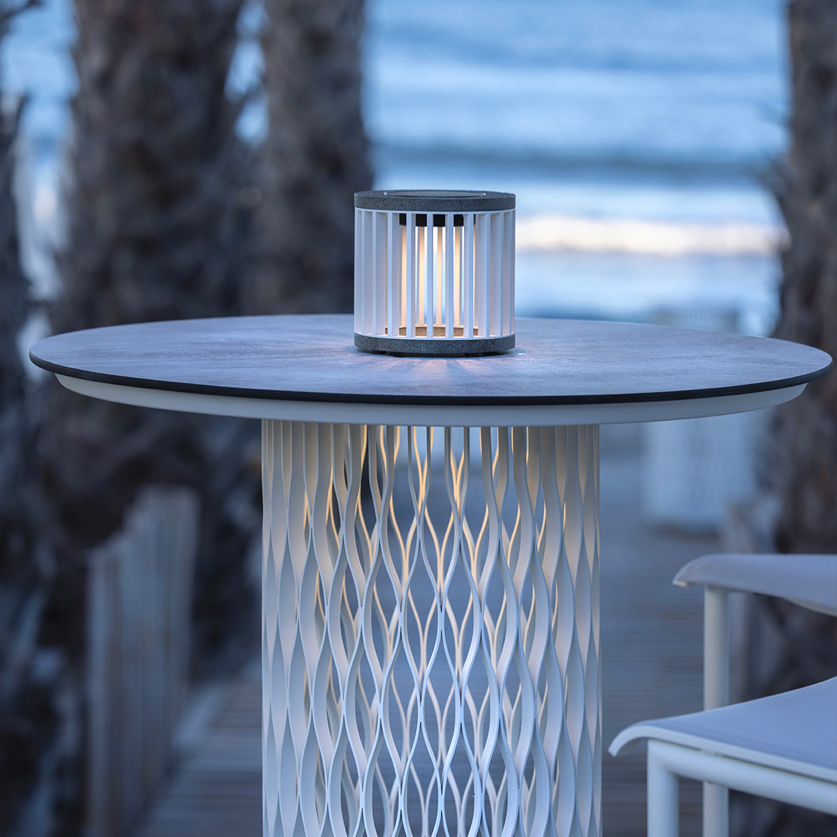 Halo 200lm Solar Table Lamp 18 cm - White Aluminium with Granite Base