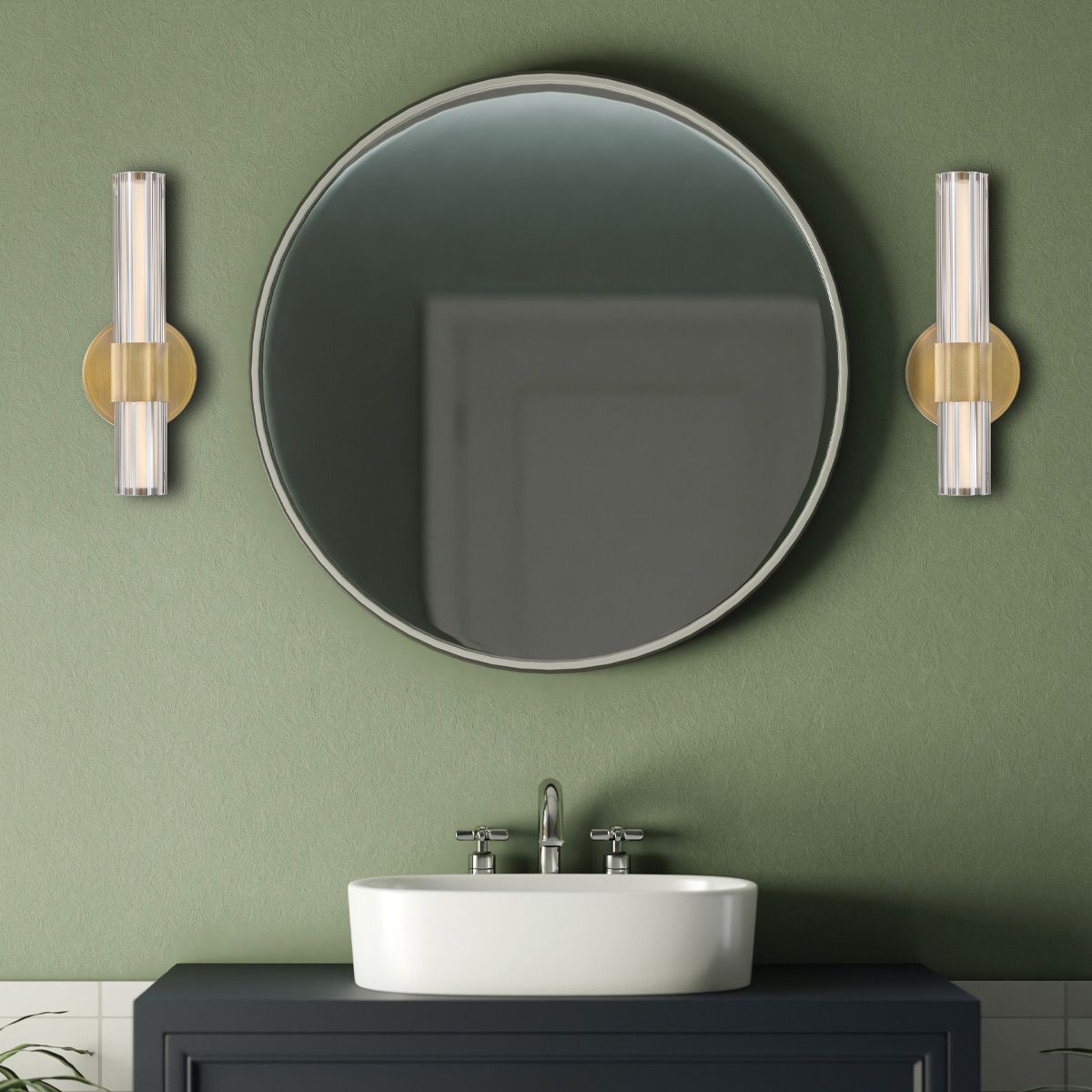 Hinkley Georgette Small LED Bathroom Wall Light in Lacquered Brass
