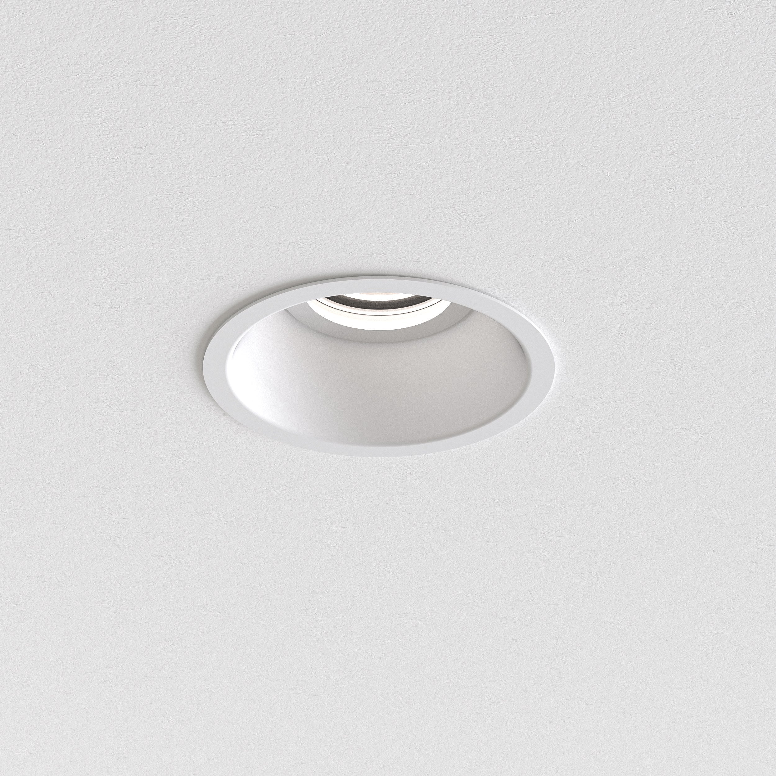 Minima Pro Round Fixed IP65 (4000242) in Matt White - Product Image 1