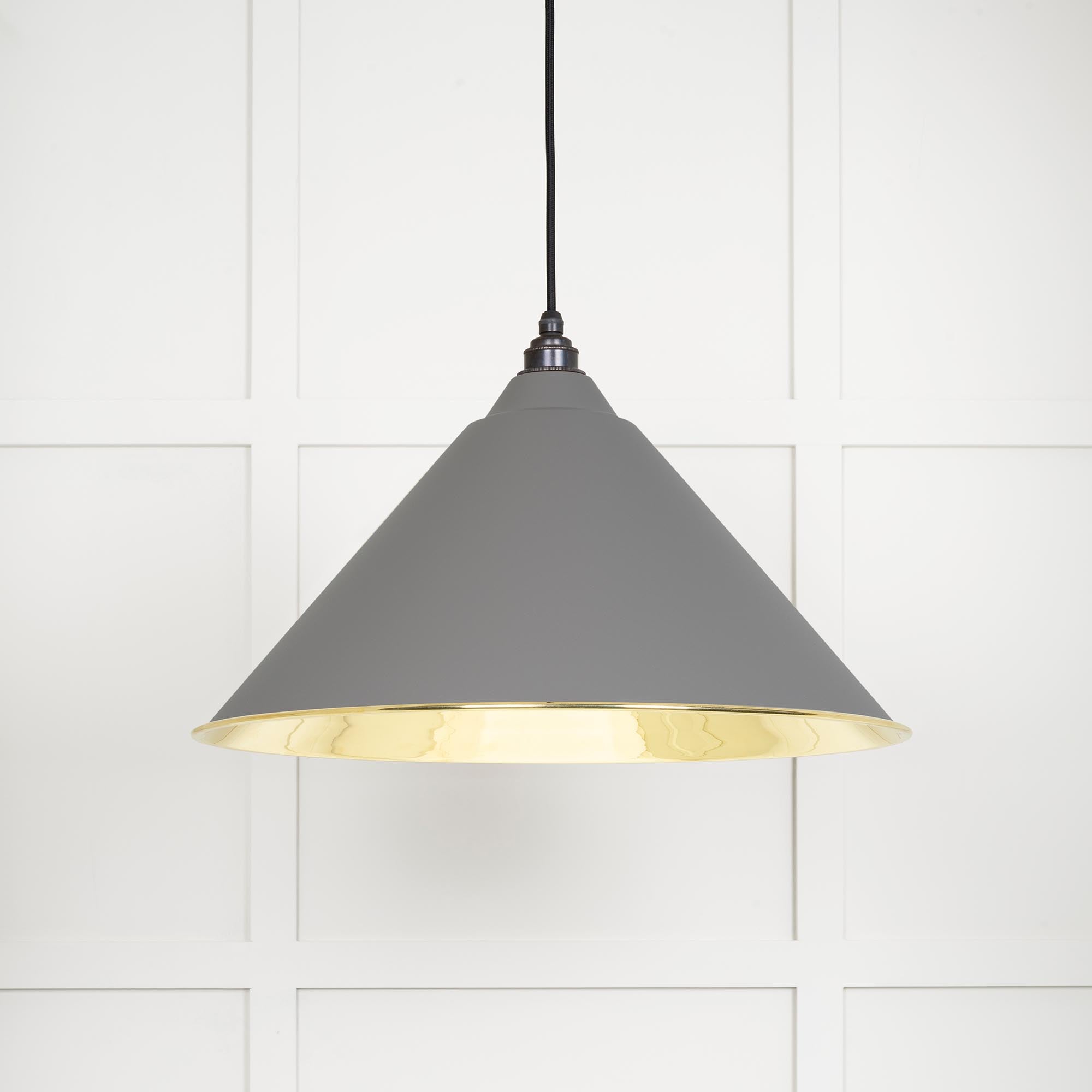 Novena Newbridge Smooth Brass Pendant Light in Bluff