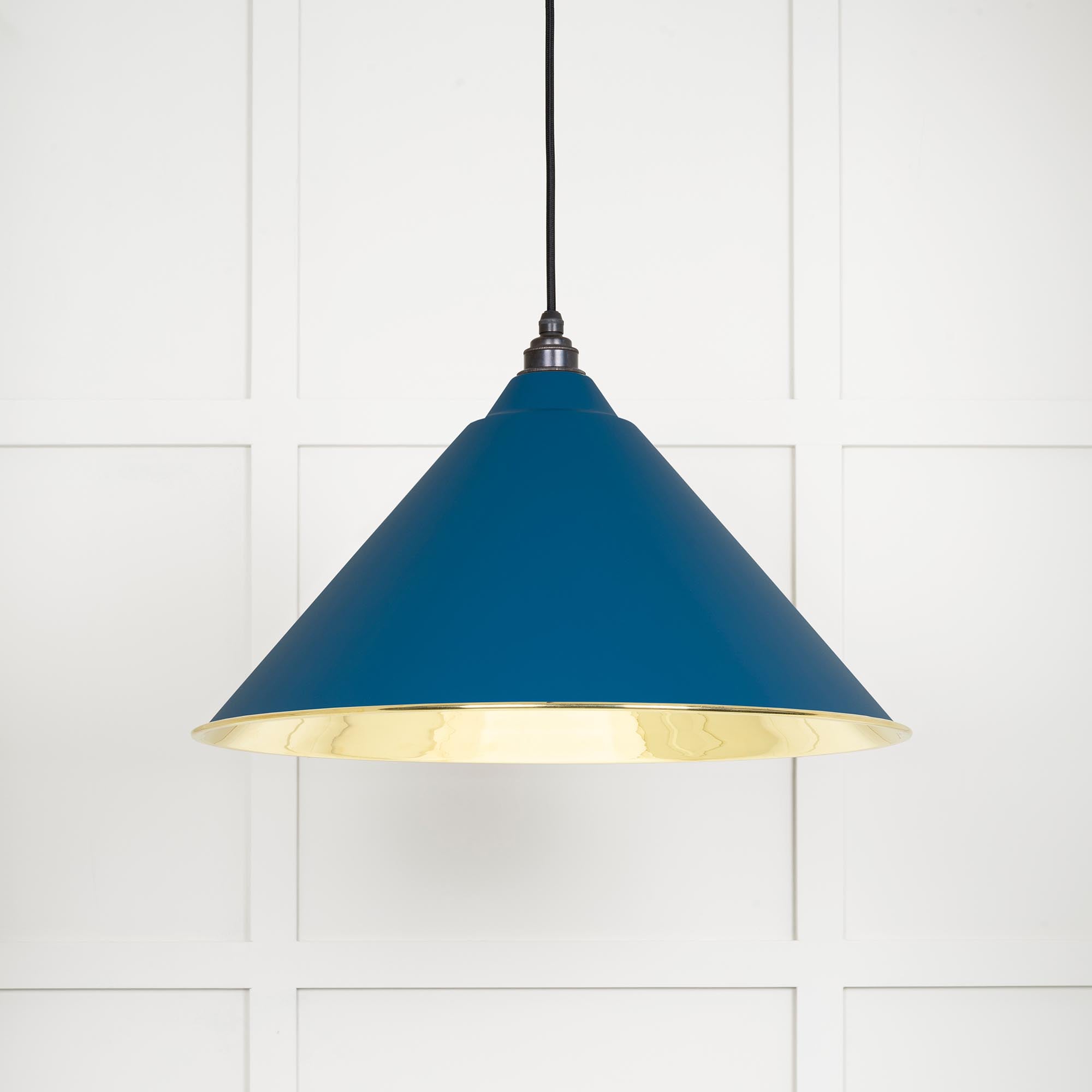 Novena Newbridge Smooth Brass Pendant Light in Upstream
