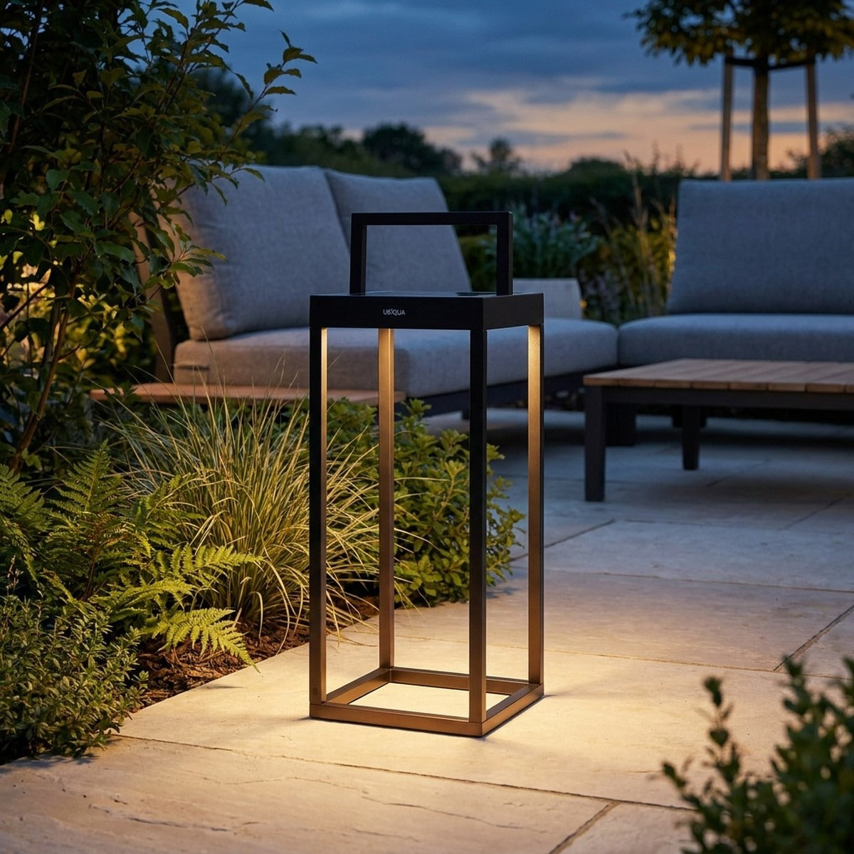 Novena Palmo Mini Solar Rechargeable Outdoor LED Lantern, Black
