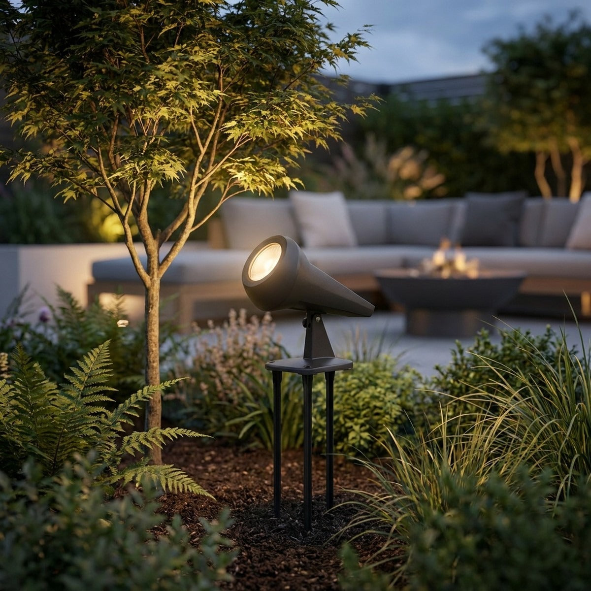 Oje 600lm Solar Spotlight with 3 Ground Spikes