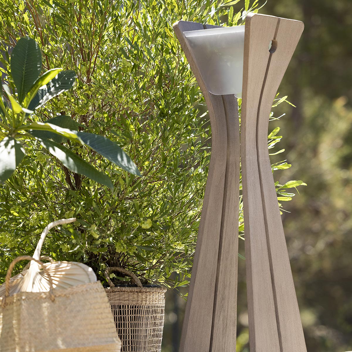 Osmoz 500lm Solar Lamppost 110 cm - Teak Duratek