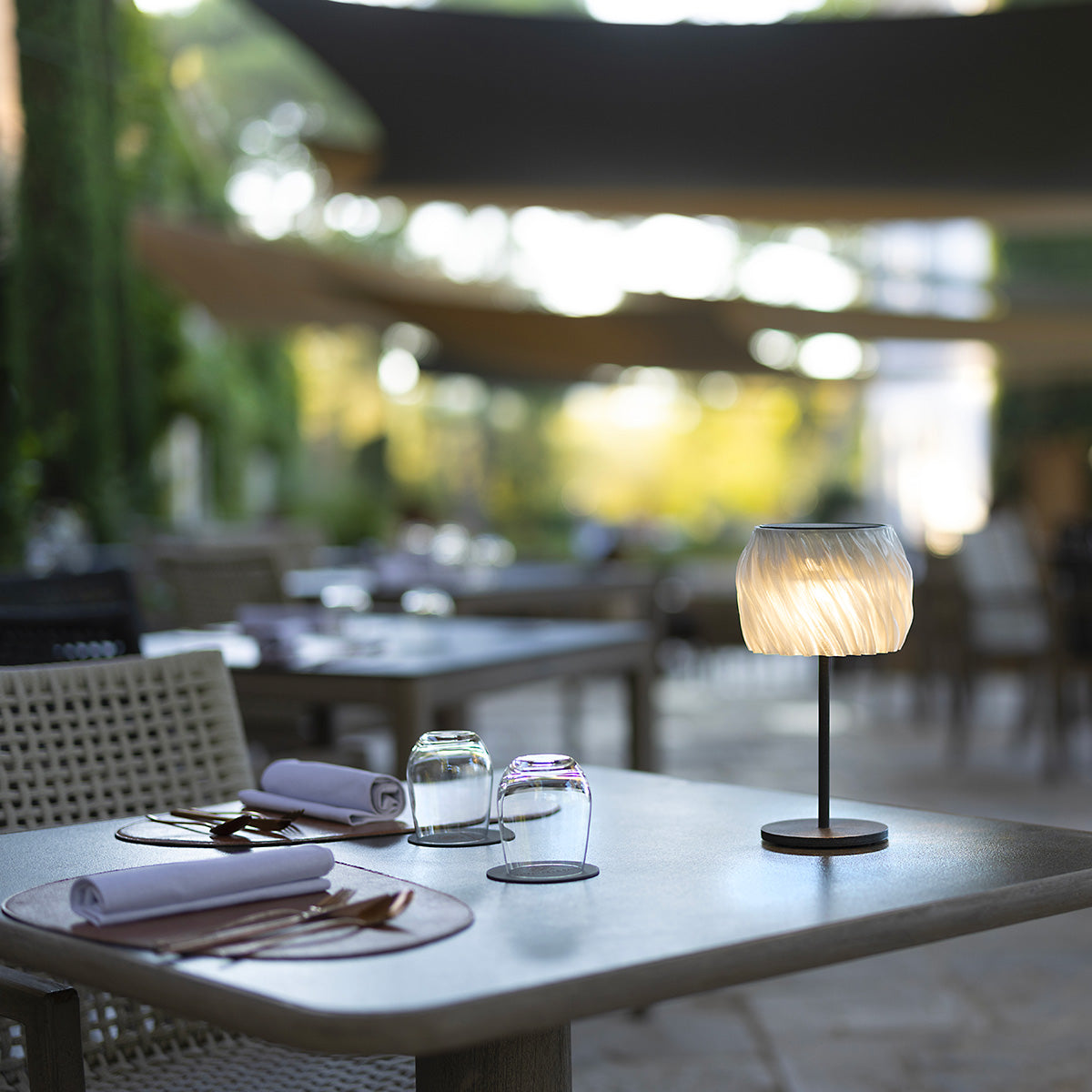 Paloma 200lm Solar Table Lamp 28 cm - Crystal Translucent Recycled PETG with Black Aluminium