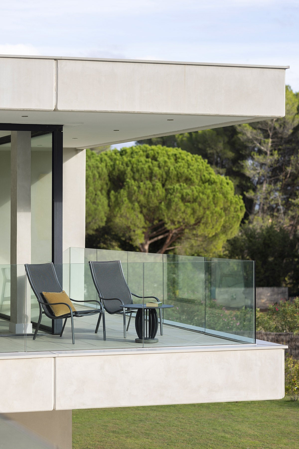 Pastek 500lm Solar Low Table 70 cm - Slate HPL with Granite Base