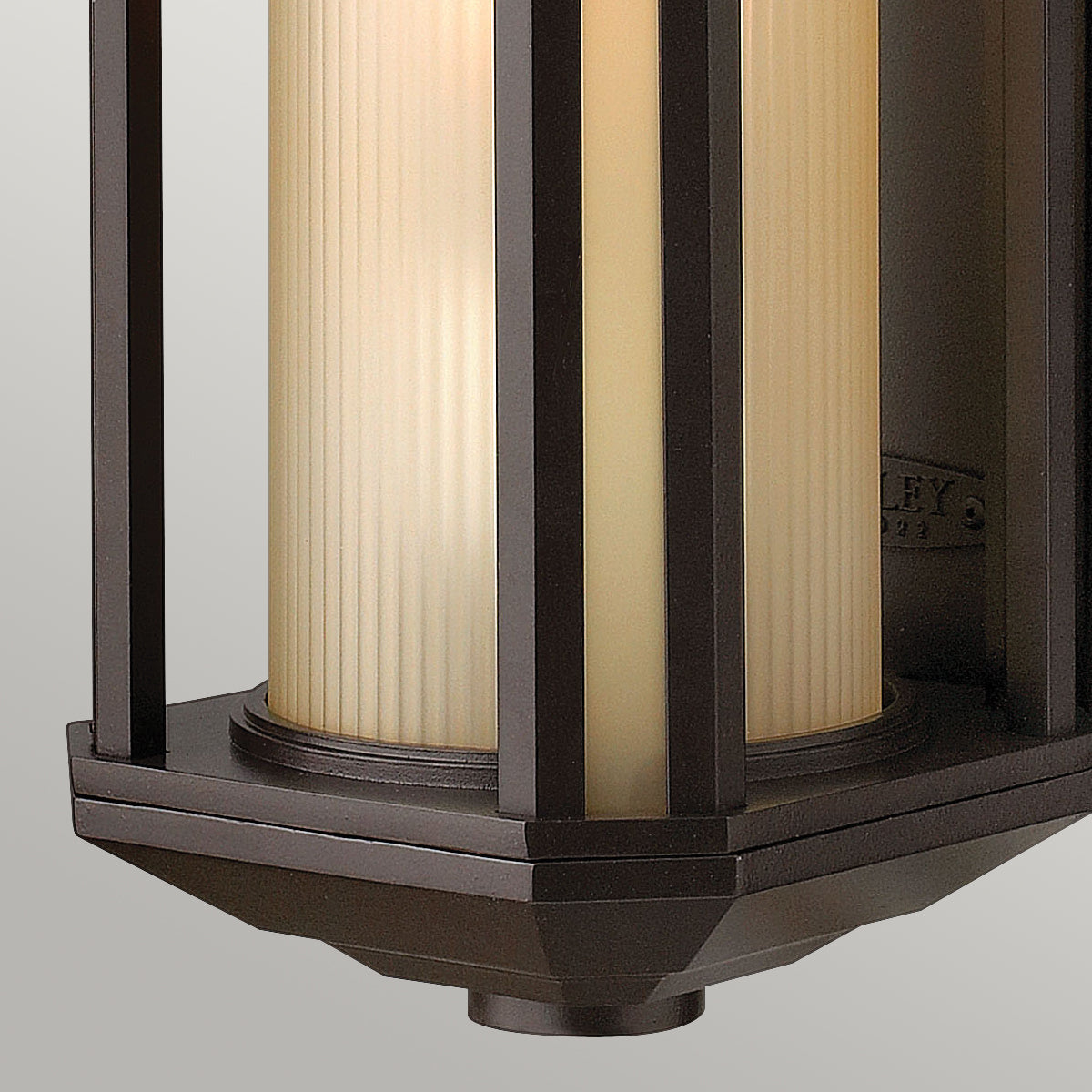 Quintiesse Castelle Medium Wall Lantern Bronze