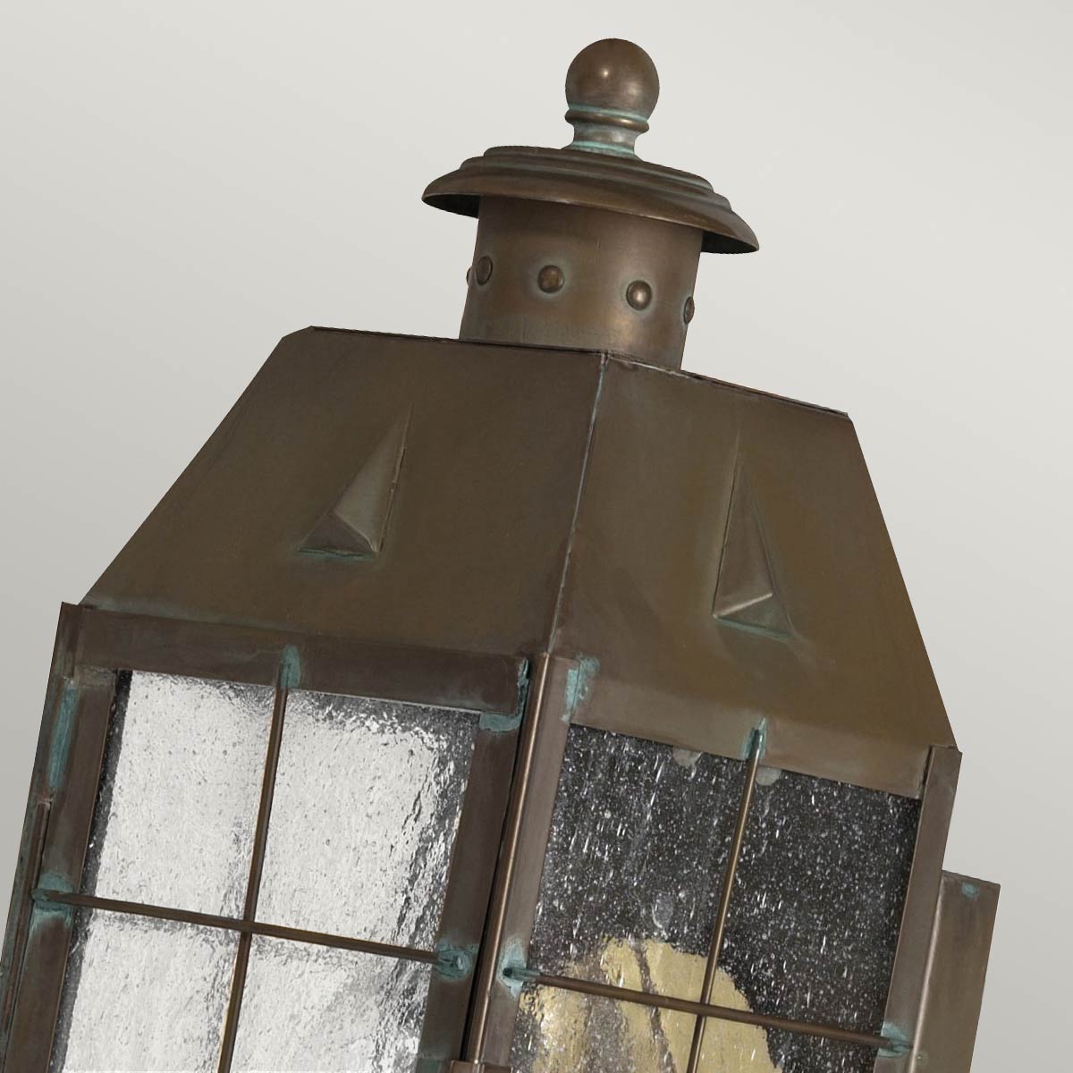 Quintiesse Nantucket Outdoor Medium Wall Lantern in Aged Brass
