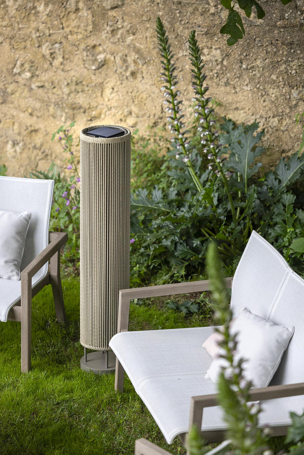 Rop and Strip 500lm Solar Lamppost 120 cm - Teak Duratek, Muscade Aluminium and Beige Woven Rope with Granite Base