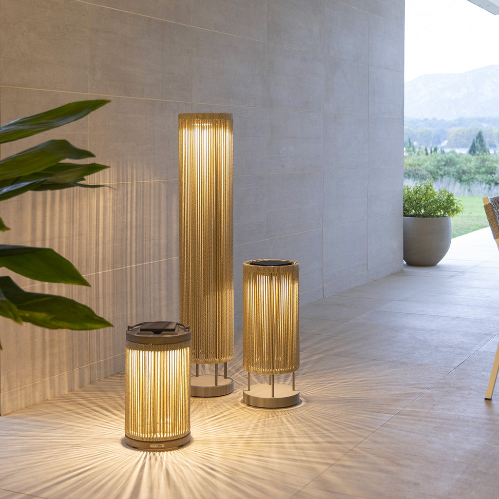 Rop and Strip 500lm Solar Lamppost 120 cm - Teak Duratek, Muscade Aluminium and Beige Woven Rope with Granite Base