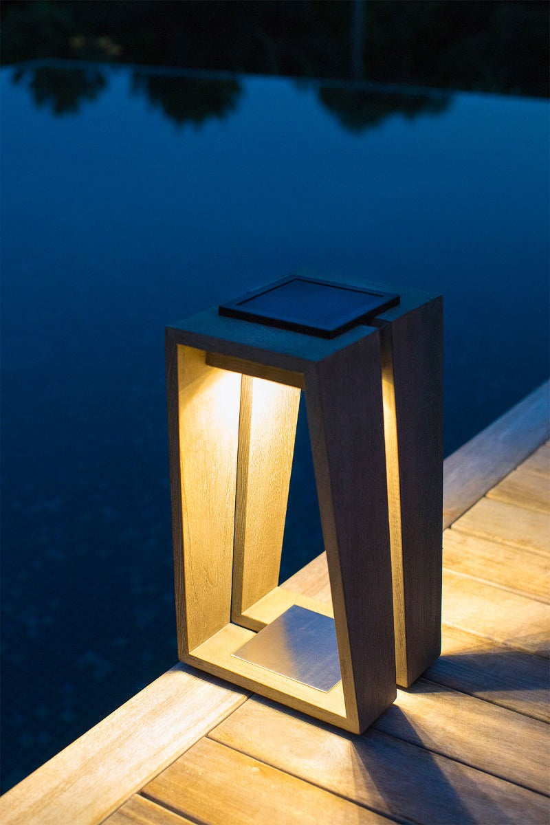 Skaal 500lm Solar Lantern 39 cm - Teak Duratek with Wood-fibre Composite Slats