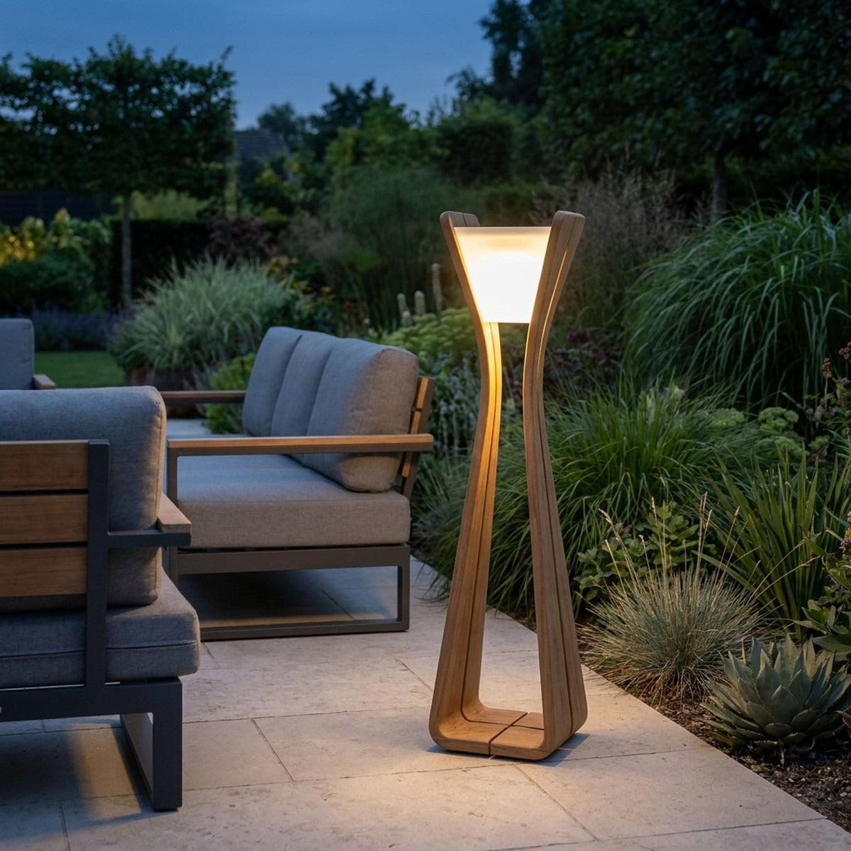 Osmoz 500lm Solar Lamppost 110 cm - Teak Duratek