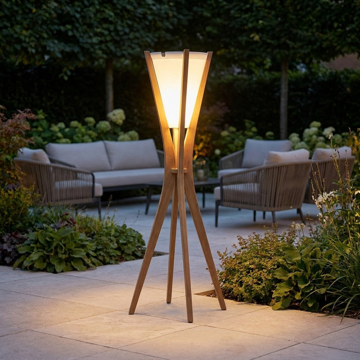 Selva 500lm Solar Floor Lamp 150 cm - Teak Duratek with White Sling
