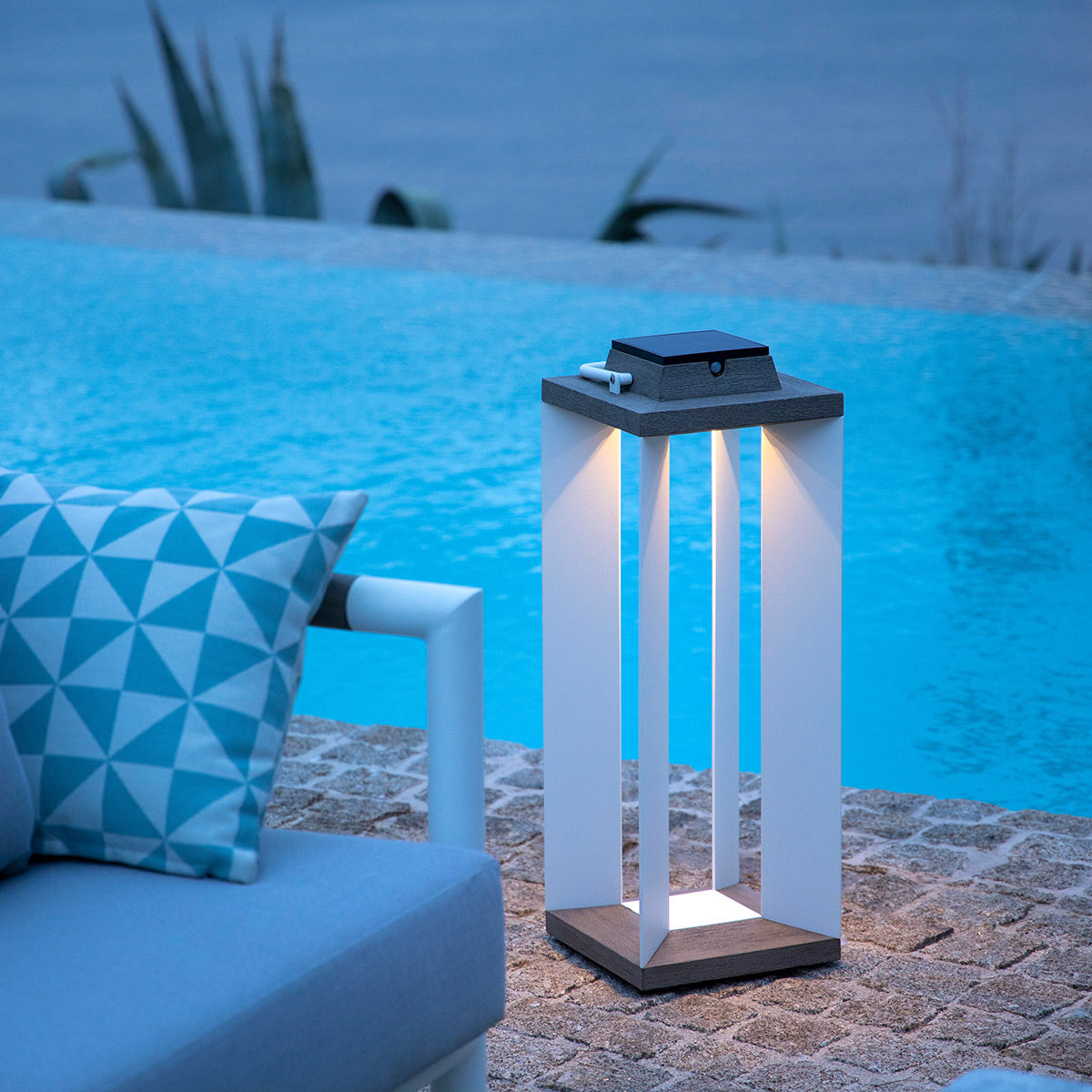 Teckalu 500lm Solar Lantern 65.5 cm - Duratek Teak with White Aluminium Slats