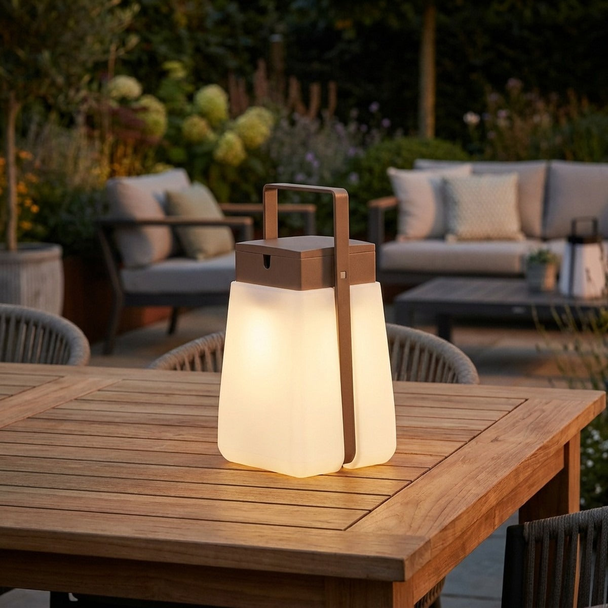 Bump 300lm Solar Lantern 25 cm - Rotomoulded Body with Nutmeg Aluminium Handle