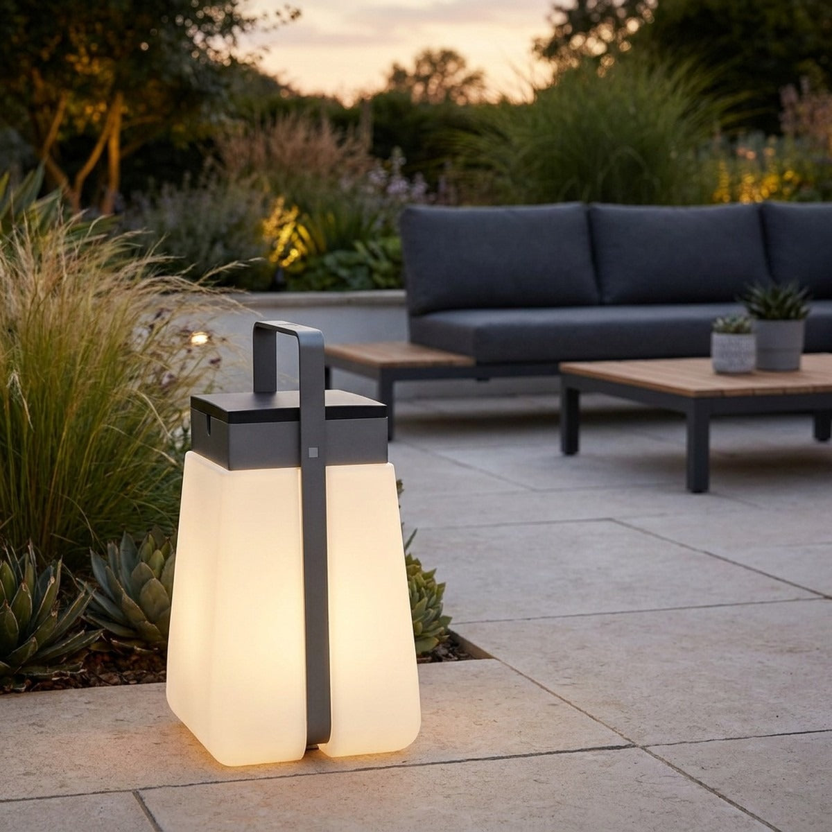 Bump 500lm Solar Lantern 32 cm - Rotomoulded Body with Space Grey Aluminium Handle