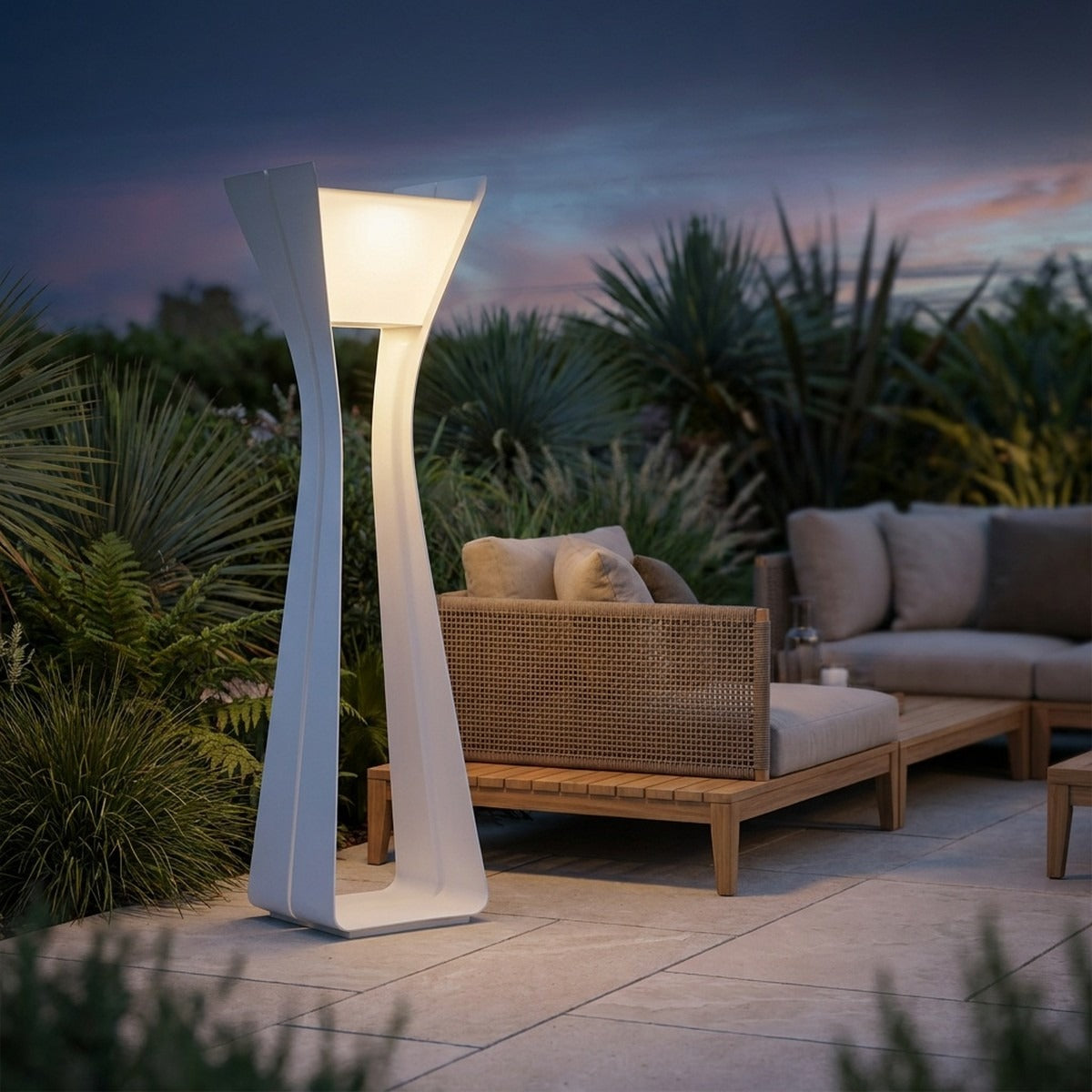 Osmoz 500lm Solar Lamppost 175 cm - White Aluminium